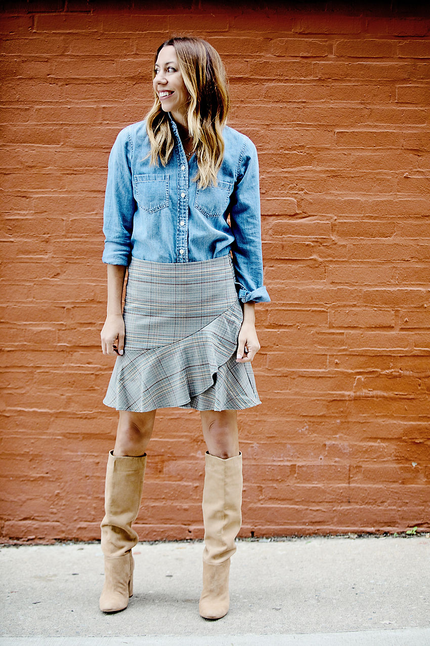 How to Wear a Chambray Shirt Eight Ways - The Motherchic