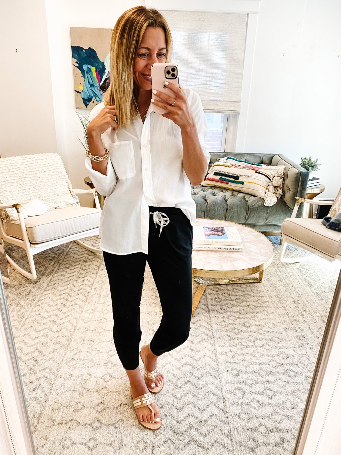 12 Ways to Style the Vuori Joggers - The Motherchic