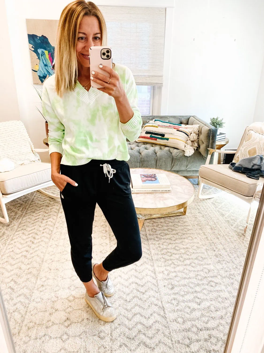 Our Favorite Vuori Joggers Styled 10 Ways - The Mom Edit