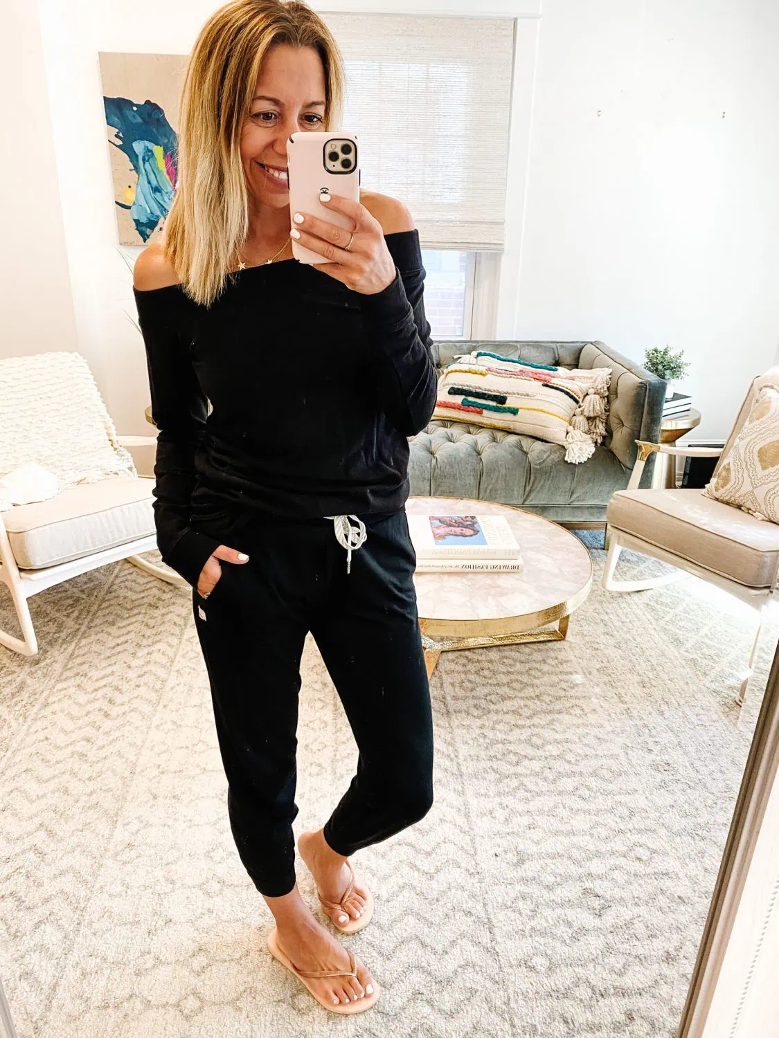 12 Ways to Style the Vuori Joggers - The Motherchic