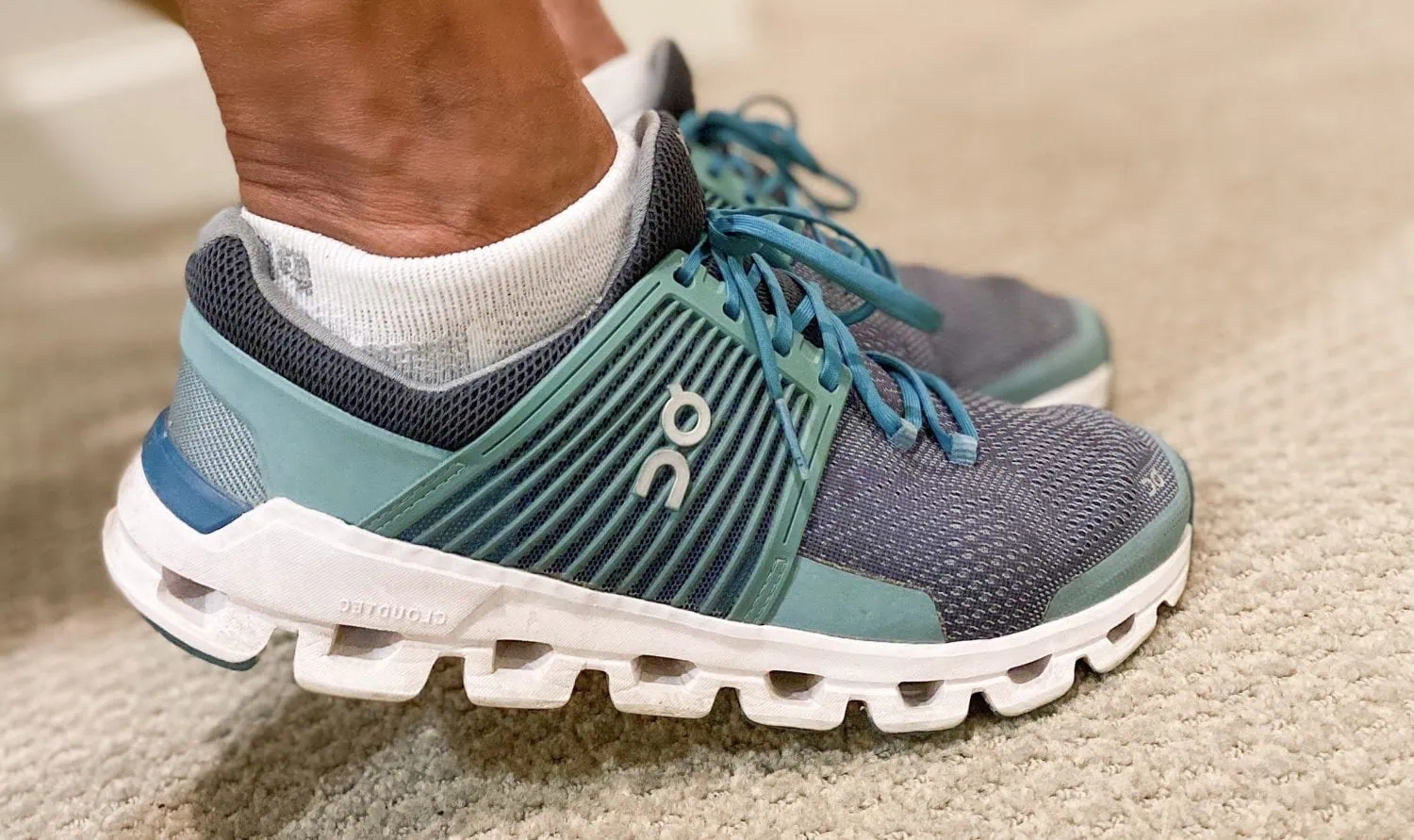 The Best ON Cloud Sneakers + Running Playlists