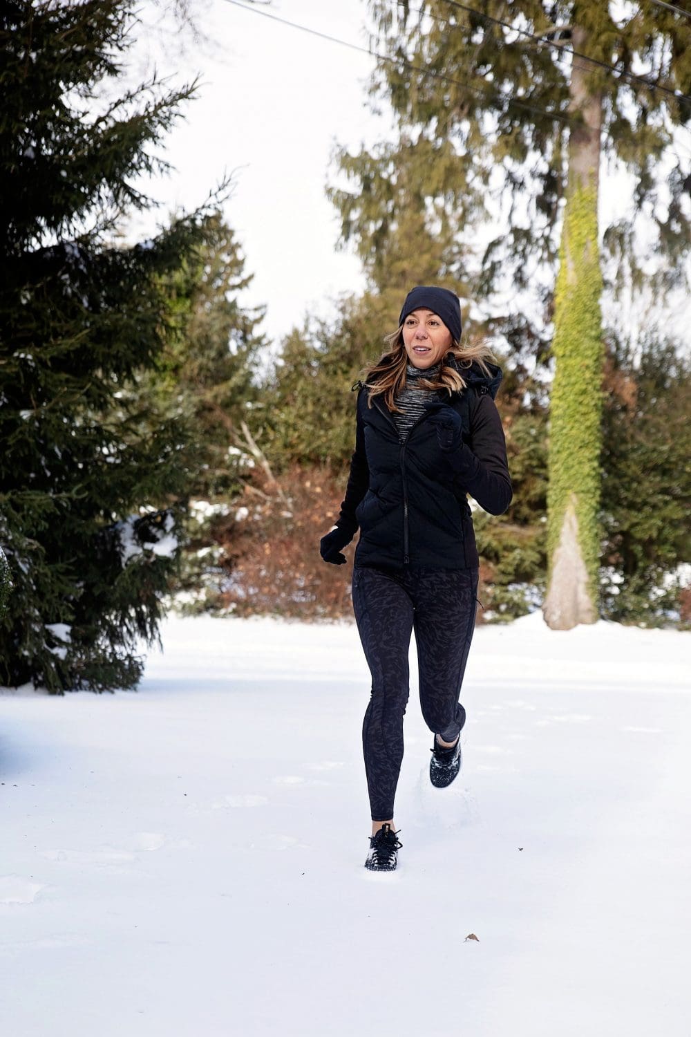 My Favorite Cold Weather Running Gear - Merrick's Art  Hiking outfit  women, Running in cold weather, Hiking outfit