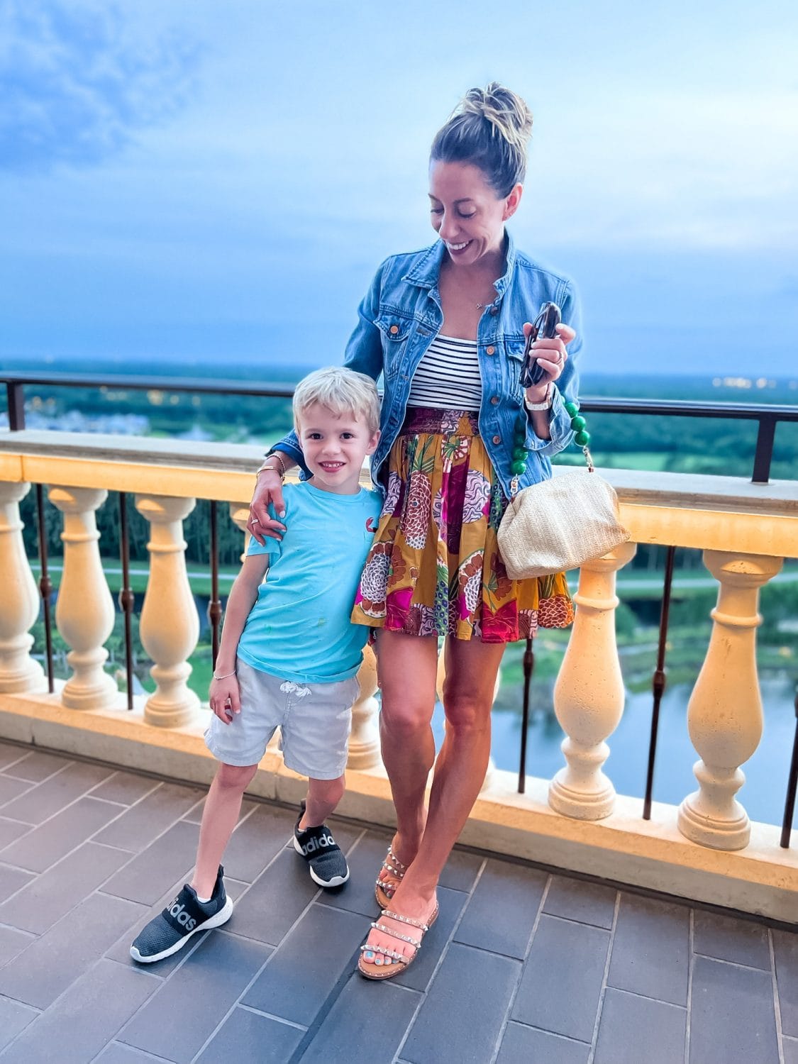 What To Wear To Disneyland: Keep It Comfy & Practical - The Mom Edit