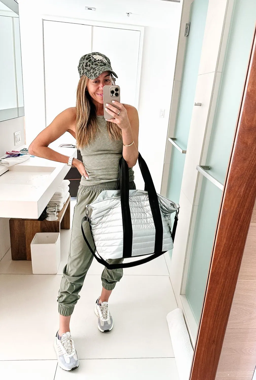 Joggers for Women: Don't Miss this Travel Fashion Trend